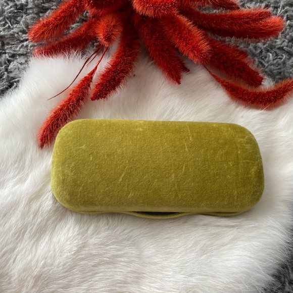 Gucci Accessories - Gucci Eyeglasses Case Green Velvet Velour